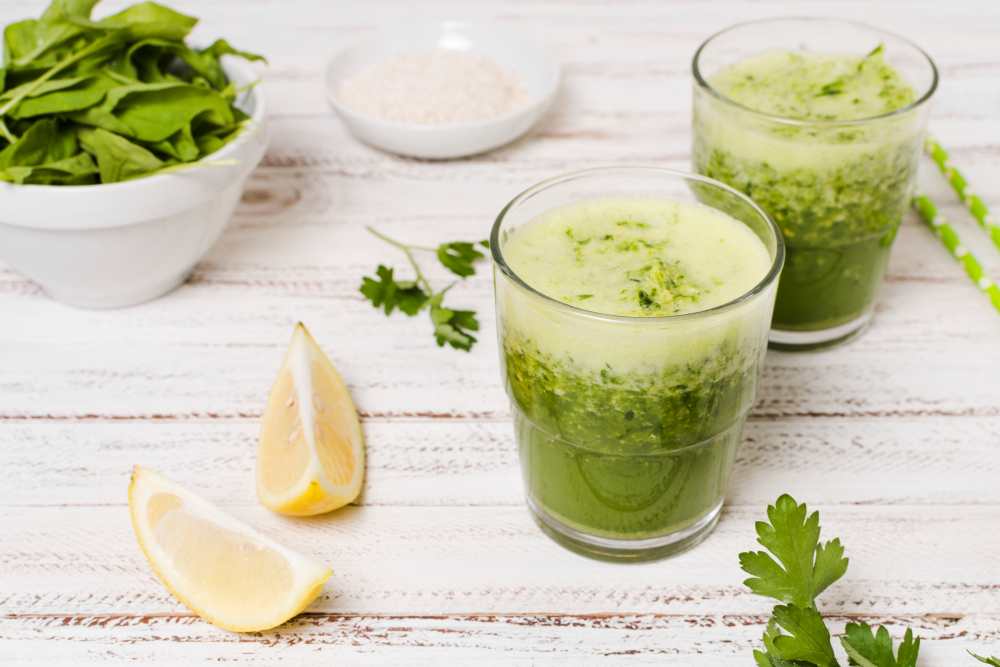 Zeleninové smoothie se špenátem a bílým kratomem